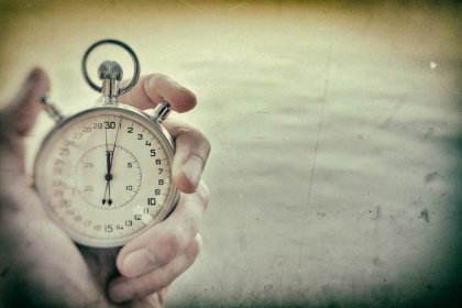 Tidtagarur som illustrerar hur vi kan börja om från början