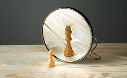 Schackpjäs och spegelbild