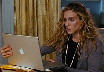 Carrie Bradshaw vid datorn