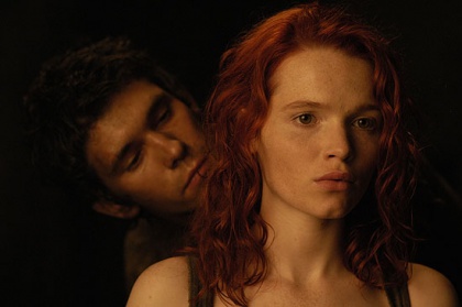 Man som känner en kvinnas doft