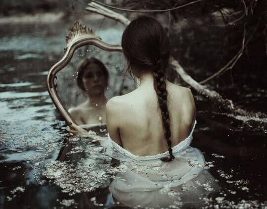 Spegel i vattnet
