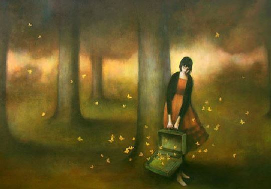 Kvinna med väska som vill gråta