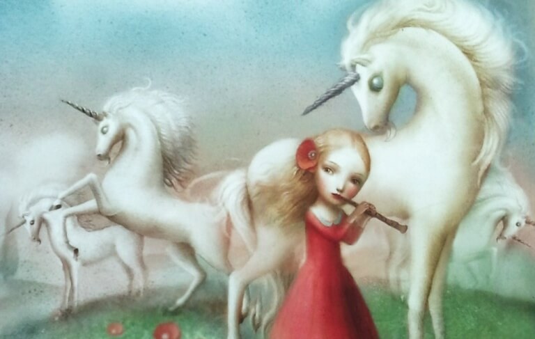 Enhörningar och flicka