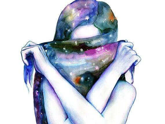 Kvinna som gömmer ansiktet bakom håret