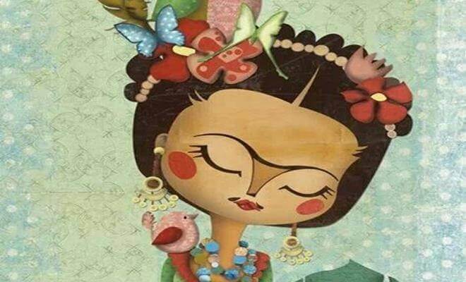 Kvinna med blommor i håret