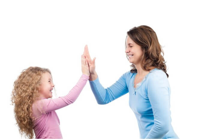 Glad mor och dotter