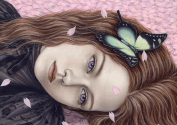 Kvinna med fjäril