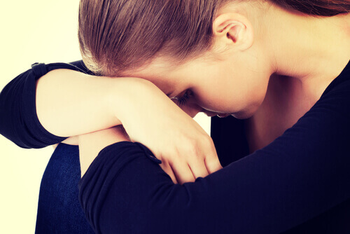 Nedstämd kvinna som insett att hon måste välja sina strider