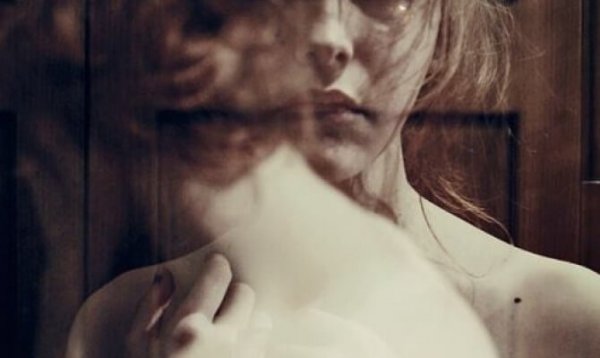 Kvinna med borderline personlighetsstörning