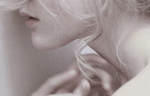 Blond kvinna