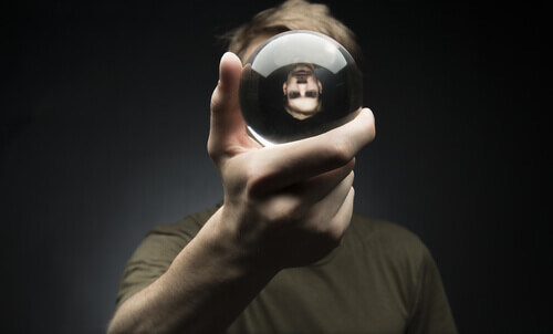 Man med kristallkula