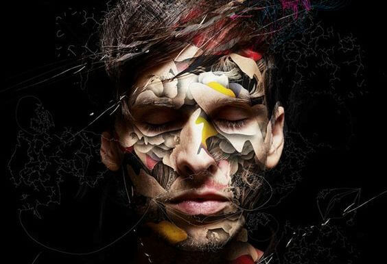 Märkligt ansikte som blir dömt på förhand