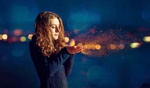 Kvinna med stjärnstoft som vill bygga broar