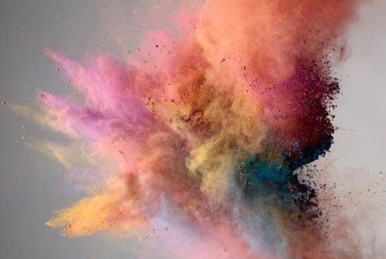 Explosion av färg