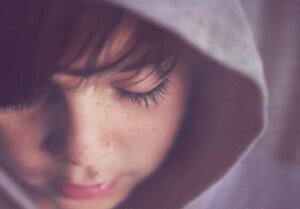 Du förlorar inte dina barn till gatan, utan hemma