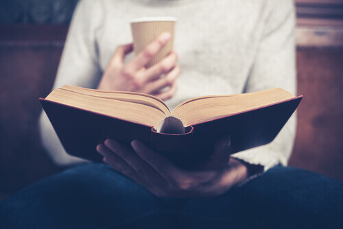 Bok och kaffe som exempel på att hitta personliga utrymmen
