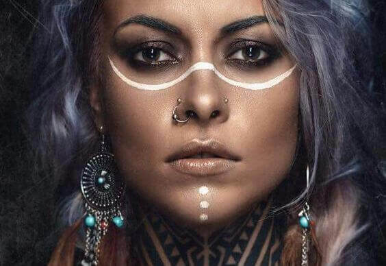 Krigarkvinna med en motståndskraftig själ