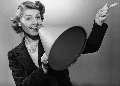 En stark personlighet med megafon