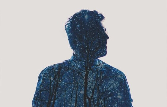 Man som lider av brist på emotionell intelligens