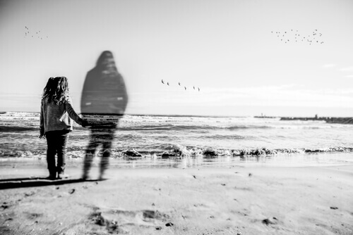 Flicka på stranden