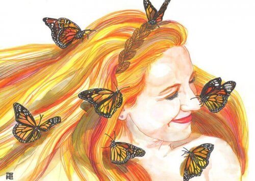 Leende kvinna med fjärilar