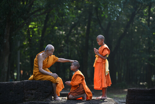 Unga buddhistmunkar