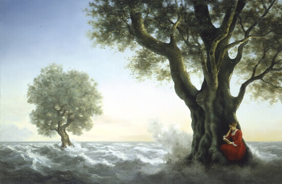 Kvinna med en låg själ vid träd
