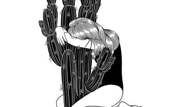 Kvinna kramar kaktus