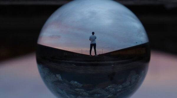 Man i kristallkula