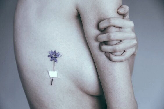 Tatuering av blomma