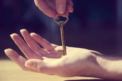 Nyckel i handen