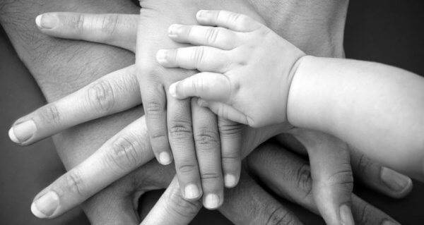 Ett generationsöverskridande trauma överförs mellan generationer