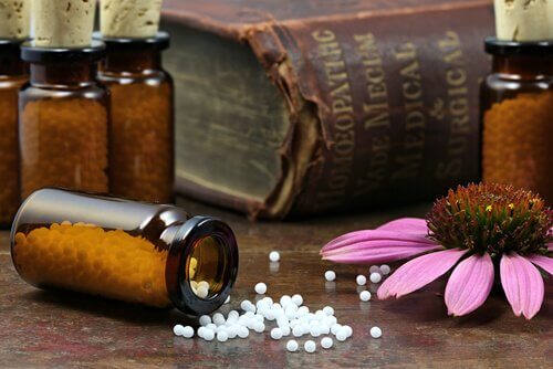 Homeopatisk medicin i burkar
