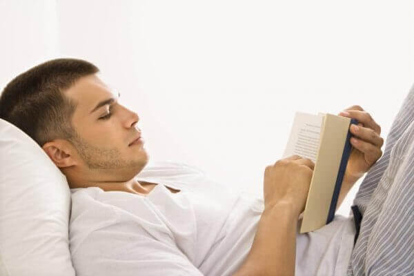 Att läsa innan läggdags är avslappnande