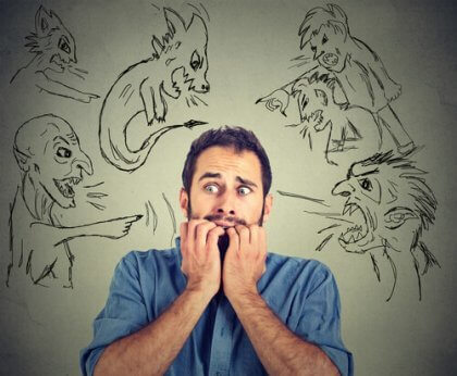 Paranoid man som visar marijuanas effekt på hjärnan