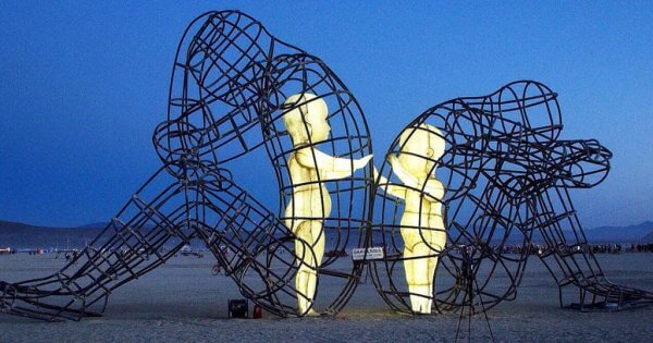 Skulptur av barn