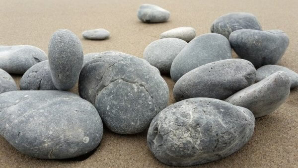 Stenar på stranden