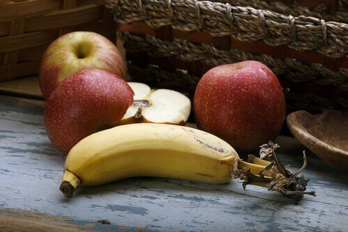 Banan och äpple