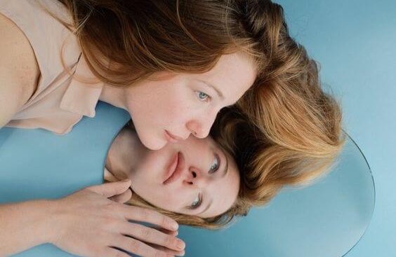 Kvinna som är sin egen allierad