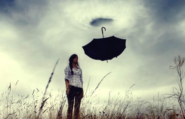 Kvinna med paraply