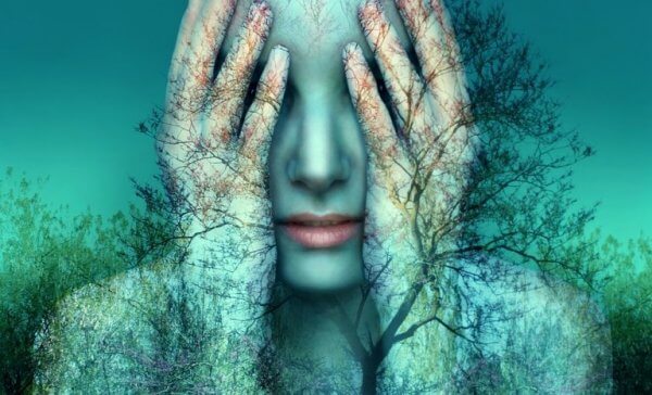 En kvinna som lämnat saker ofärdiga