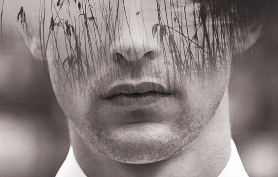 Man som tänker på kärlek