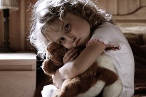 Hyperaktiva barn: trauma eller stress under barndomen?