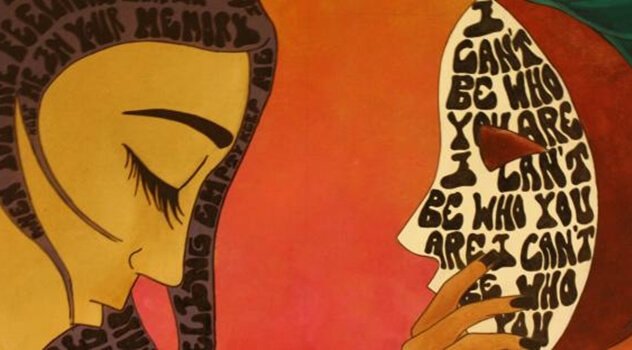 Kvinnor som står framför varandra.