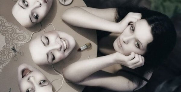 Kvinna med många olika ansikten