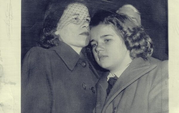 Sally med sin mamma