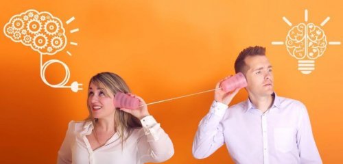 Två personer som kommunicerar via trådtelefon