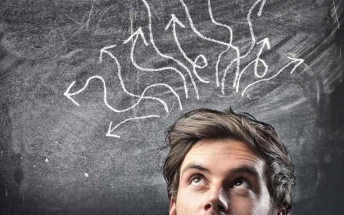 En man med många tankar som funderar på psykoterapi