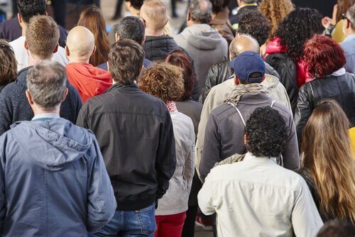 Länken mellan social klass och avhumanisering