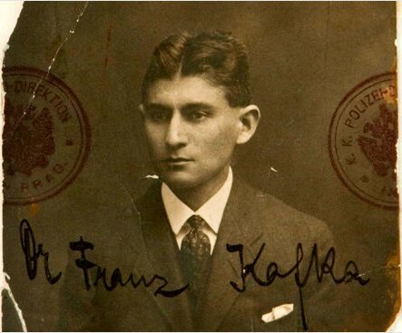 Gammalt foto av Kafka.